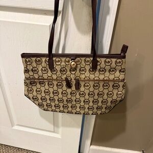 Micheal Kors Purse